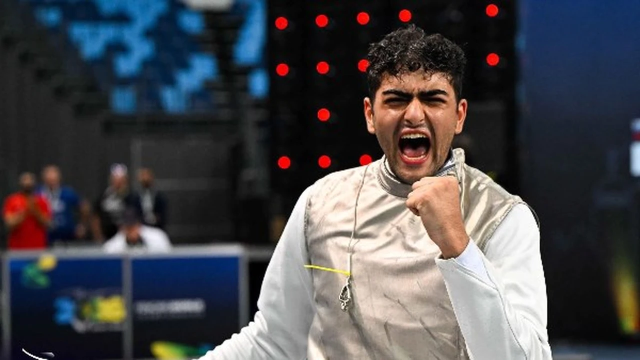 عبدالرحمن طلبة يحصد فضية سلاح الشيش في بطولة العالم للناشئين والشباب